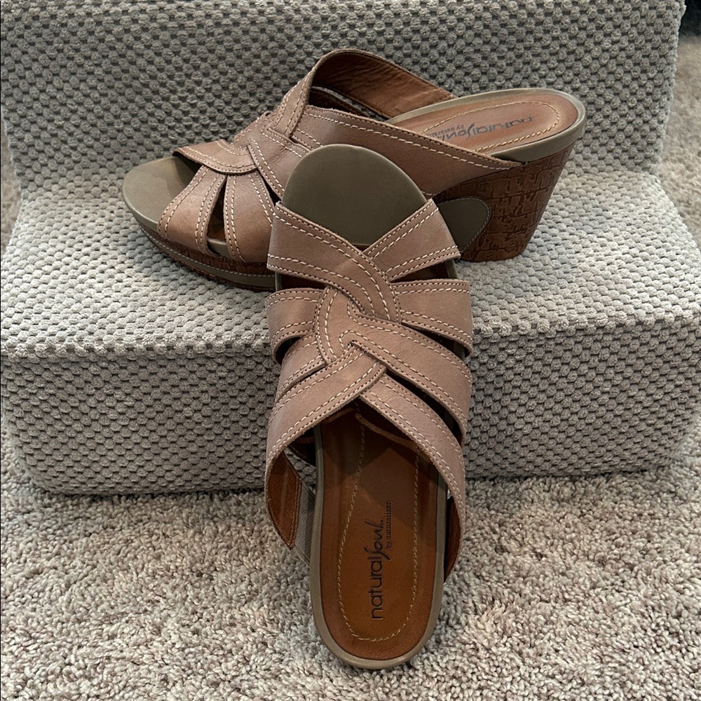 Womens Natural Soul Women's tan Wedge Sandals size 8